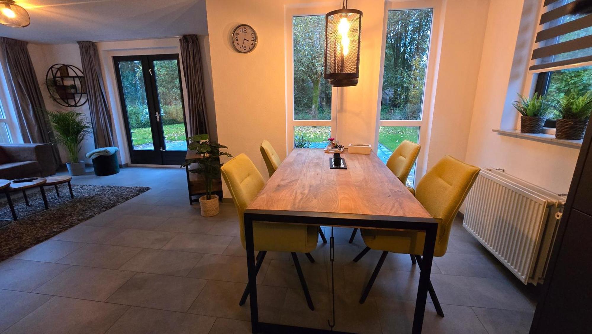 Vakantiewoning Maas En Waal Holiday home *